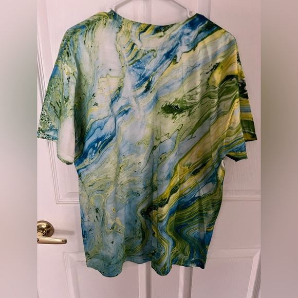 Tie-dye COLOR TONE  T-shirt. Size large. It is a beautiful shirt ! - Picture 2 of 6